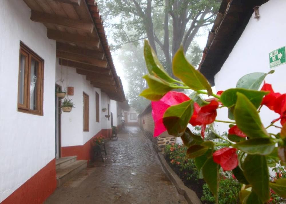 Hotel Bugamvillas Tapalpa Exterior photo